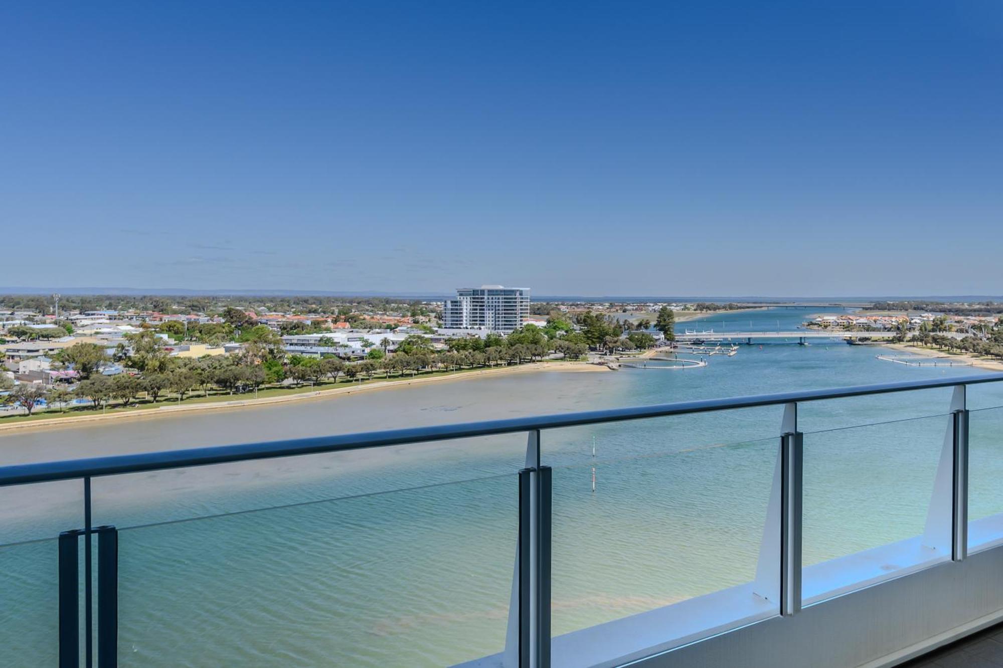Bridgepoint 1303 Apartment Mandurah